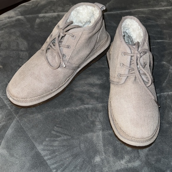 Size 11 Ugg brand super warm and comfy high top shoes - Picture 3 of 12